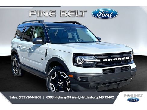 Certified 2023 Ford Bronco Sport Outer Banks w/ Tech Package AWD/4WD image 1