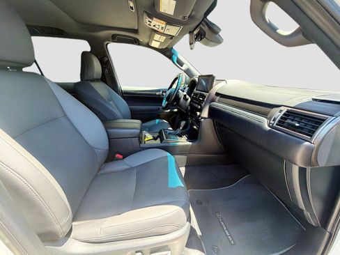 Used 2022 Lexus GX 460 w/ Black Line Special Edition AWD/4WD image 16