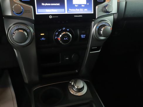 Used 2021 Toyota 4Runner SR5 image 18