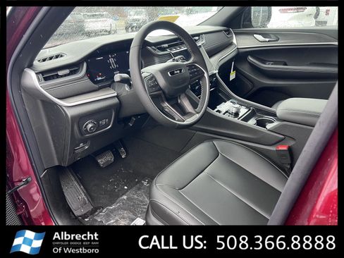 New 2025 Jeep Grand Cherokee Limited image 9