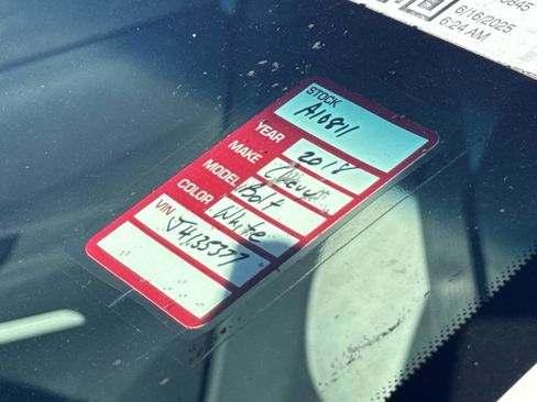 Used 2018 Chevrolet Bolt LT image 6