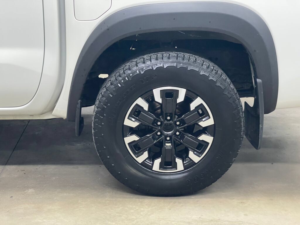 Used 2023 Nissan Frontier PRO-4X w/ Technology Package AWD/4WD image 33
