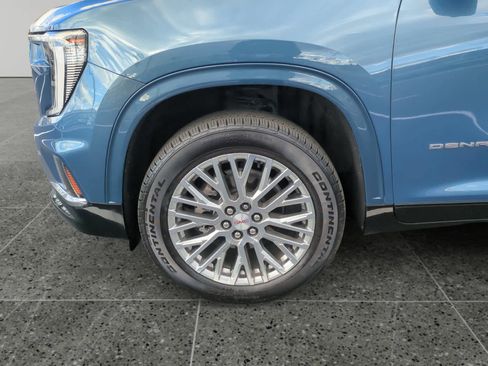 Used 2025 GMC Acadia Denali image 14