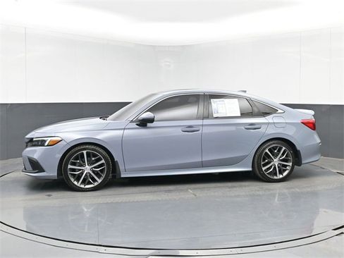 Used 2022 Honda Civic Touring image 6