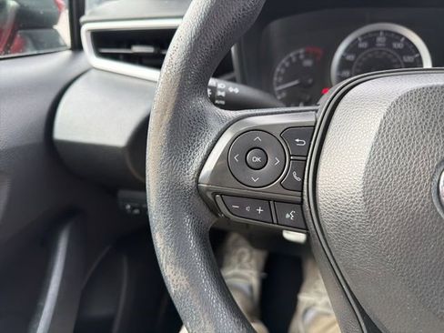 Used 2021 Toyota Corolla LE image 30