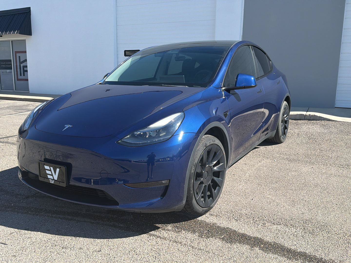 Used 2023 Tesla Model Y Long Range AWD/4WD image 1