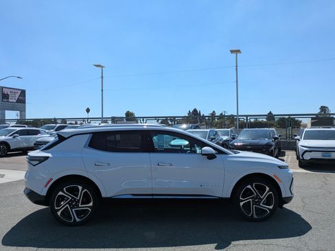 Used 2026 Chevrolet Equinox EV LT w/ Convenience Package II AWD/4WD image 6