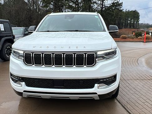 Used 2024 Jeep Wagoneer Series II image 3