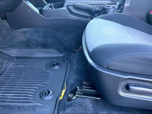 Used 2021 Toyota Tacoma TRD Off-Road w/ Technology Package image 16