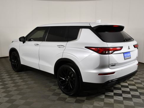 Used 2023 Mitsubishi Outlander SE Black Edition AWD/4WD image 8