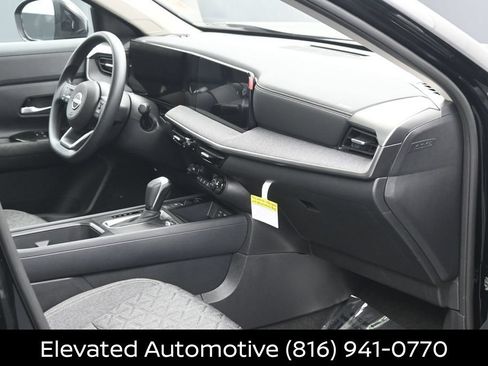 Certified 2026 Nissan Kicks SV w/ SV Premium Package AWD/4WD image 6