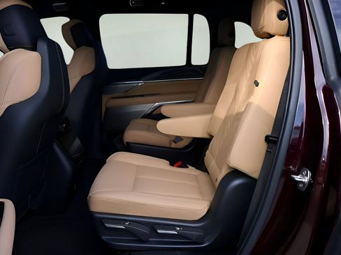 Certified 2025 Cadillac Escalade IQ Luxury 2 AWD/4WD image 13