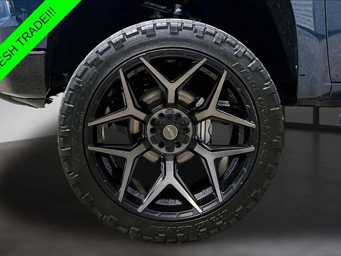 Used 2022 Chevrolet Silverado 1500 LT Trail Boss w/ Convenience Package II AWD/4WD image 32
