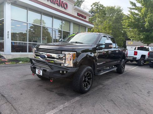 Used 2019 Ford F350 Lariat w/ Lariat Ultimate Package AWD/4WD image 2
