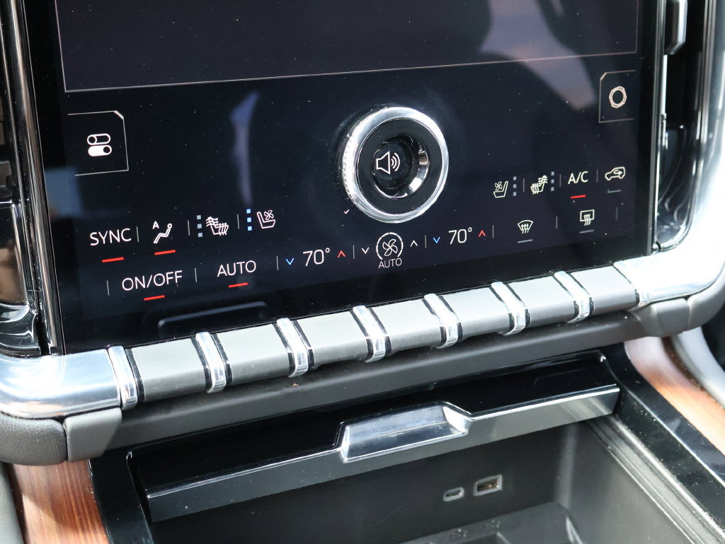 Used 2025 GMC Yukon Denali AWD/4WD image 36