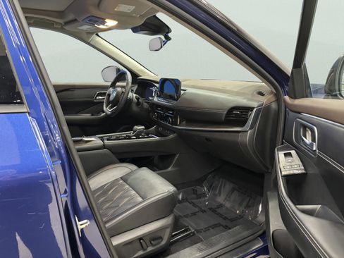 Used 2021 Nissan Rogue Platinum image 16