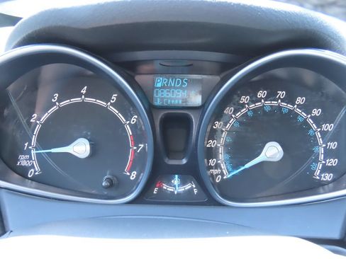 Used 2014 Ford Fiesta SE w/ Equipment Group 201A FWD image 19