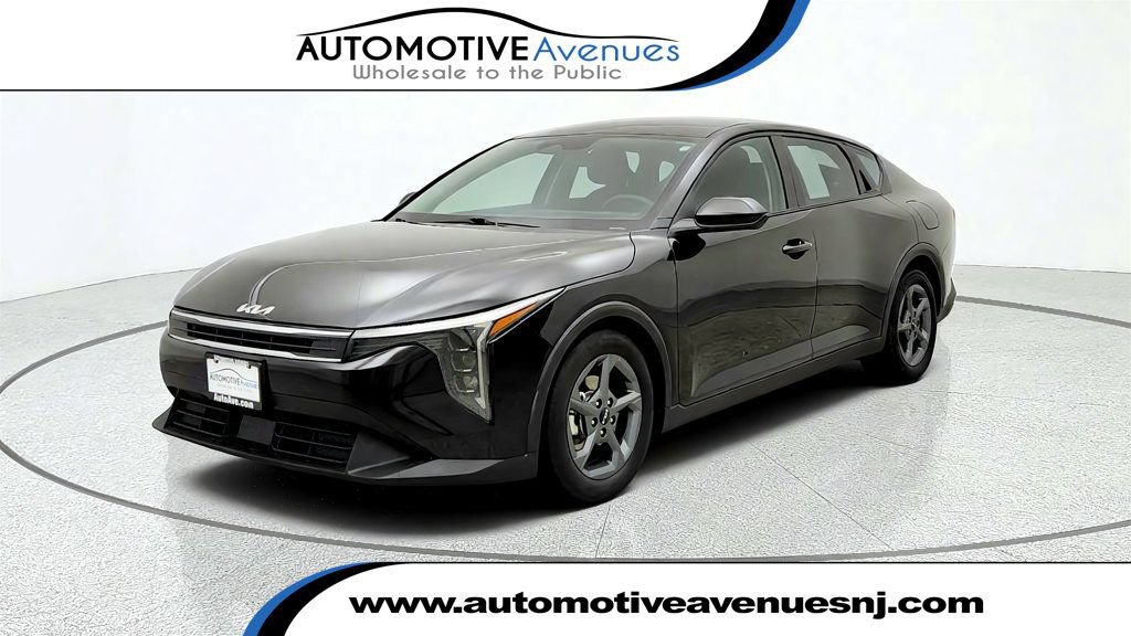 Used 2025 Kia K4 FWD image 1