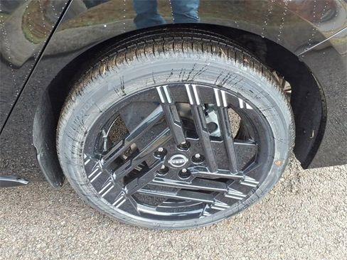 New 2026 Nissan Sentra SR image 4