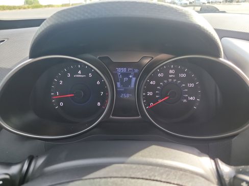 Used 2017 Hyundai Veloster Value Edition image 30