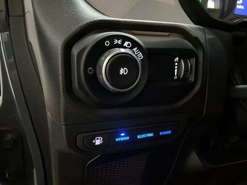Used 2024 Jeep Wrangler Unlimited AWD/4WD image 28