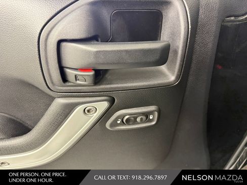 Used 2014 Jeep Wrangler Unlimited Rubicon w/ Connectivity Group AWD/4WD image 19