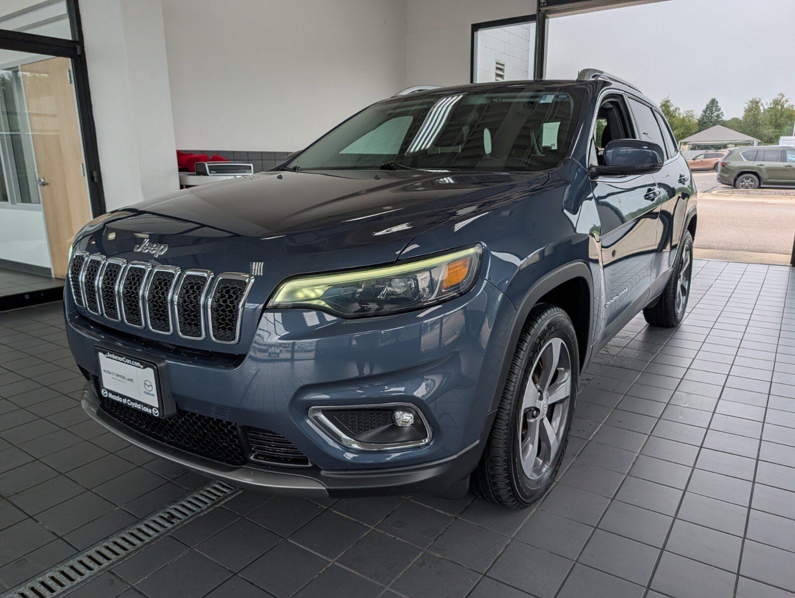 Used 2019 Jeep Cherokee Limited AWD/4WD image 6