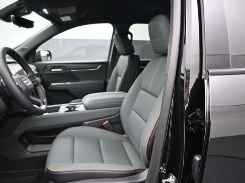 New 2026 GMC Acadia AT4 w/ Luxury Package AWD/4WD image 12