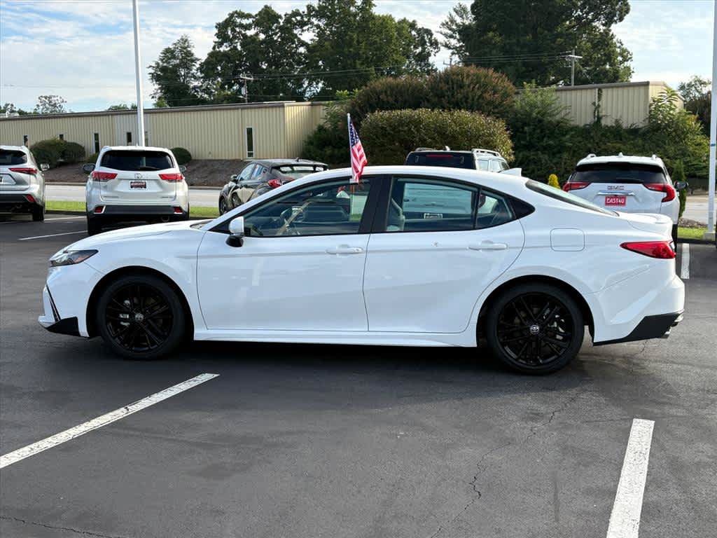 Used 2026 Toyota Camry SE FWD image 22