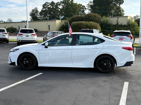 Used 2026 Toyota Camry SE FWD image 22