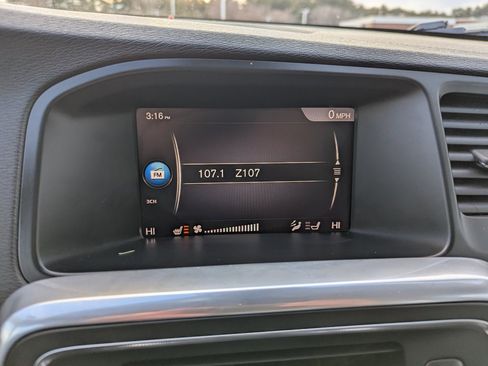 Used 2017 Volvo S60 T5 Dynamic image 21