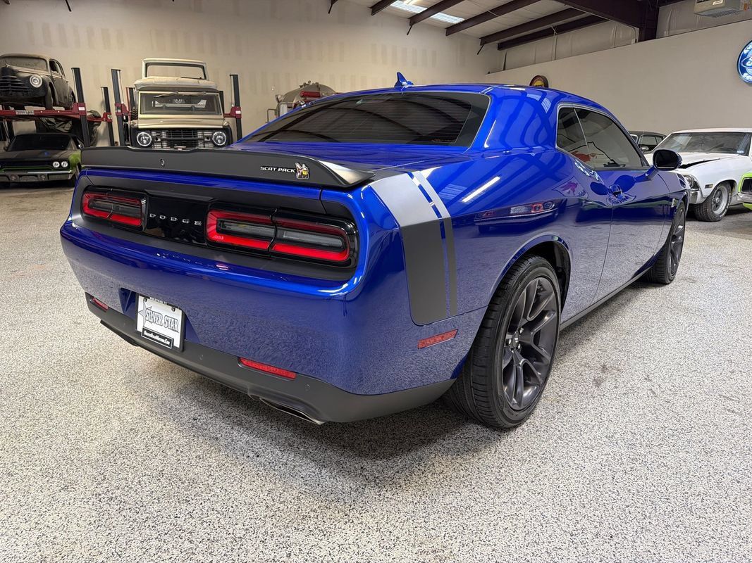 Used 2022 Dodge Challenger R/T Scat Pack w/ Scat Pack Stripe RWD image 7