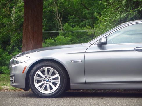 Used 2016 BMW 528i xDrive Sedan AWD/4WD image 29