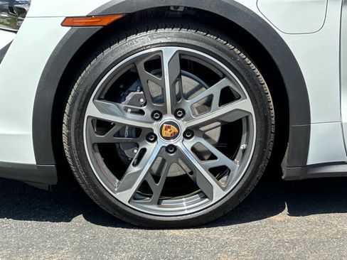 Certified 2024 Porsche Taycan 4 Cross Turismo AWD/4WD image 31