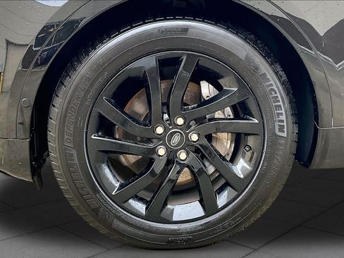 Used 2020 Land Rover Discovery Landmark AWD/4WD image 10