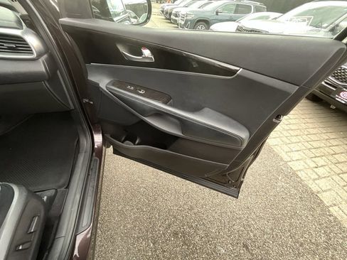 Used 2016 Kia Sorento EX image 30
