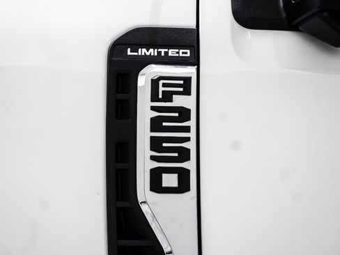 Used 2024 Ford F250 Limited w/ FX4 Off-Road Package AWD/4WD image 6