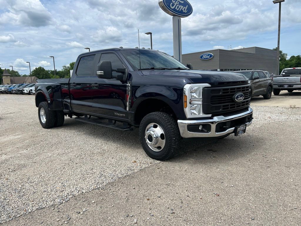Used 2024 Ford F350 XL AWD/4WD image 2