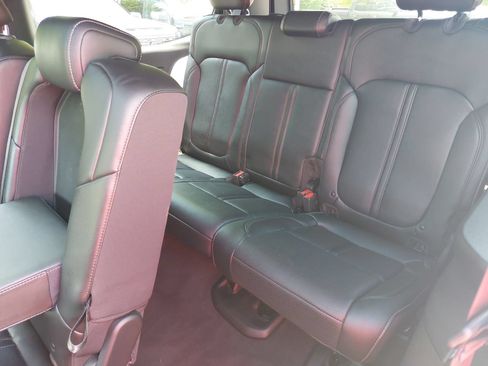 Used 2023 Jeep Wagoneer Series II AWD/4WD image 16