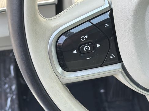 Certified 2023 Volvo XC90 B6 Plus w/ Protection Package Premier AWD/4WD image 19