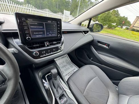 Used 2020 Toyota Corolla LE FWD image 18