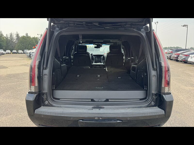 Used 2017 Cadillac Escalade Platinum AWD/4WD image 8