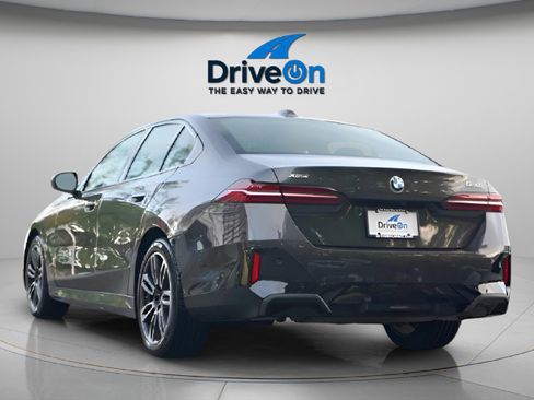 Used 2024 BMW 530i xDrive 530i xDrive image 5