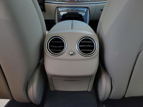 Used 2022 Mercedes-Benz E 350 4MATIC Sedan image 10