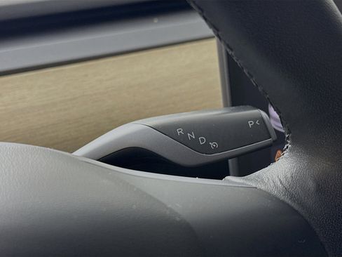 Used 2019 Tesla Model 3 Standard Range image 17