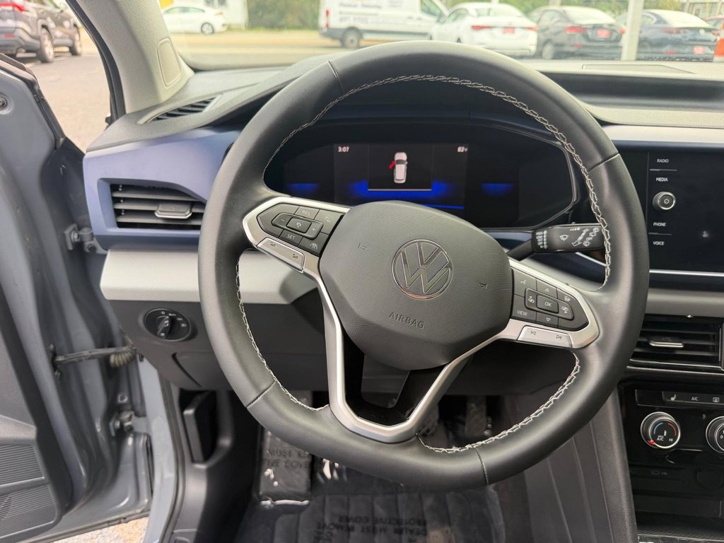 Used 2023 Volkswagen Taos SE w/ Panoramic Sunroof Package AWD/4WD image 35