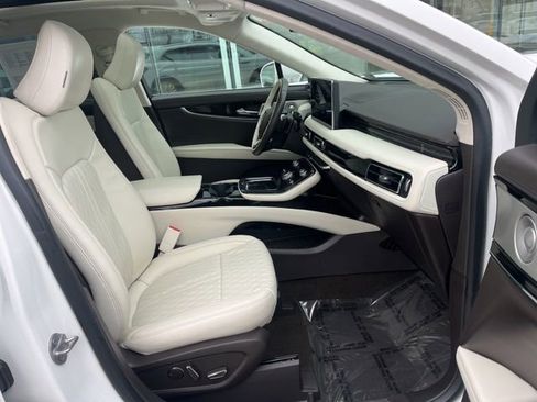 Used 2022 Lincoln Nautilus Black Label w/ Class II Trailer Tow Package image 22