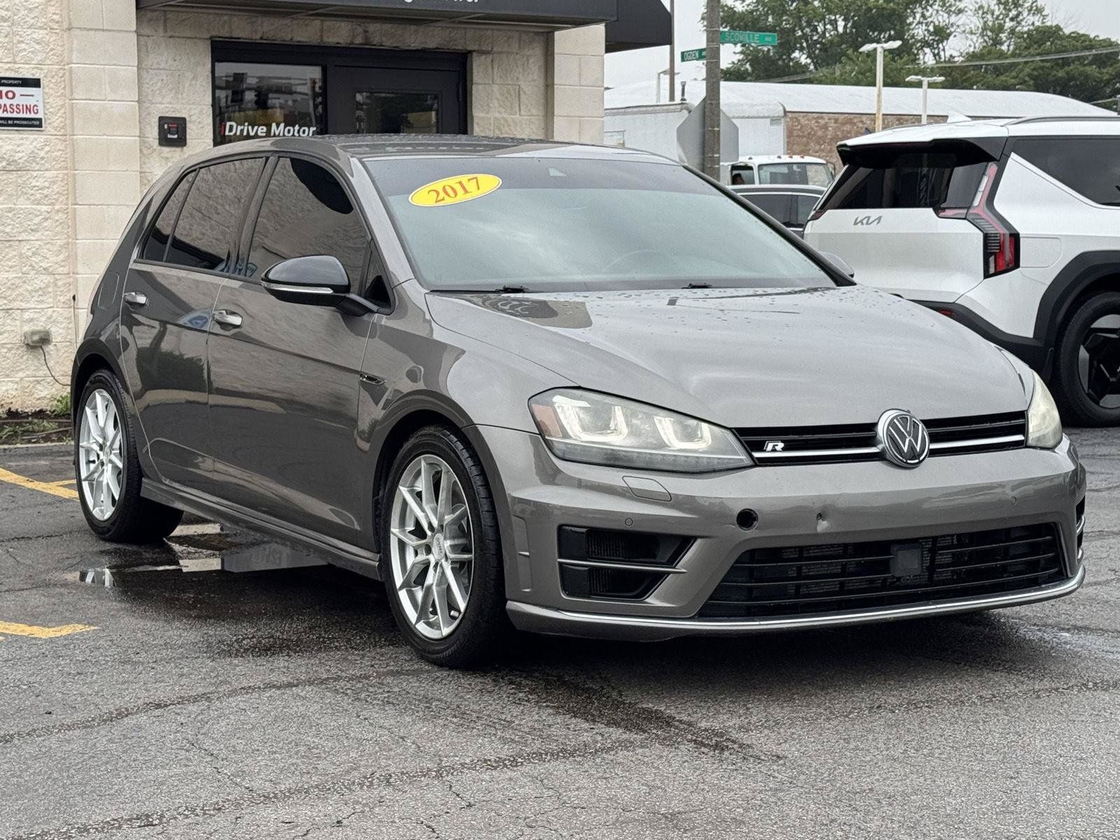 Used 2017 Volkswagen Golf R 4-Door AWD/4WD image 17
