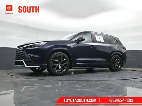 Used 2026 Lexus TX 500h AWD w/ Technology Package image 48