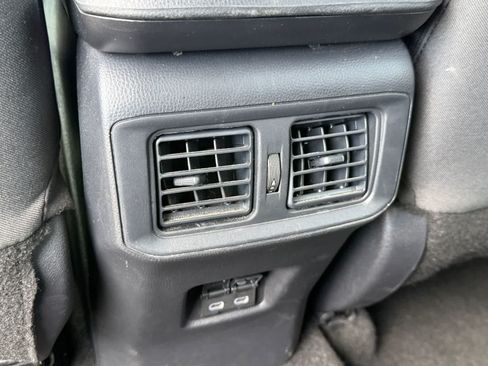 Used 2025 Toyota RAV4 XLE AWD/4WD image 11